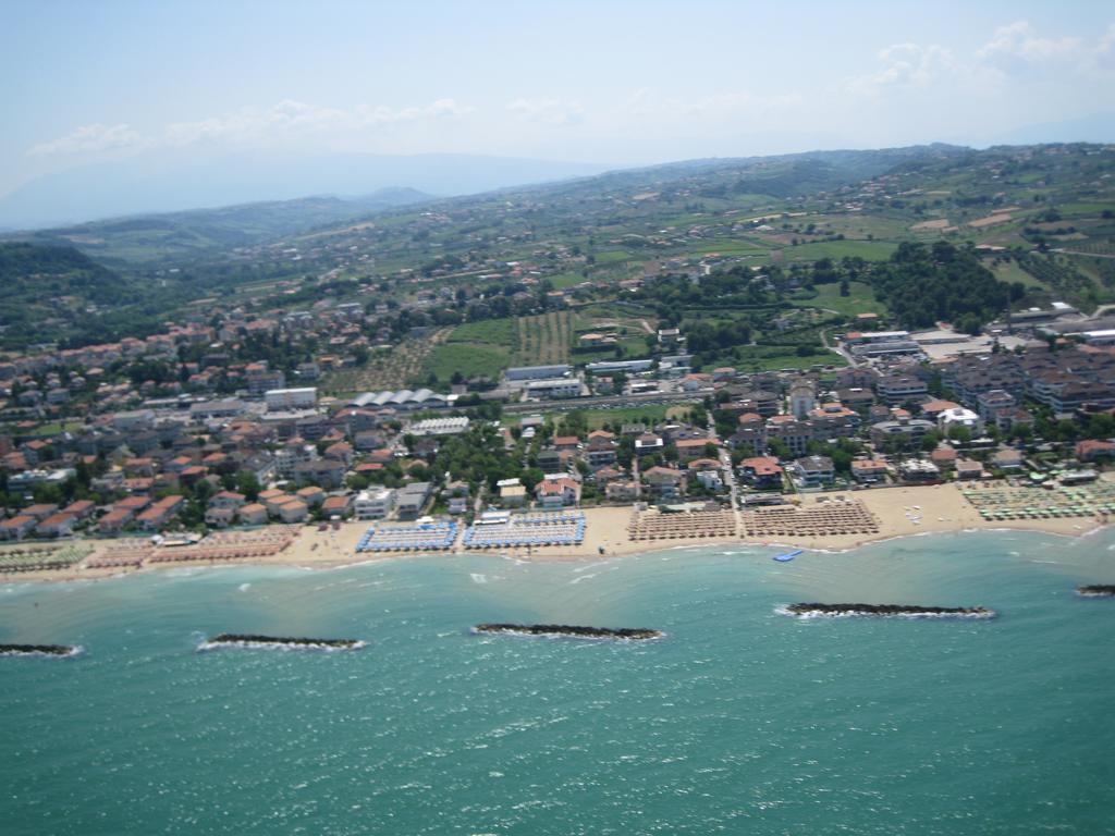 Apartament Holiday Dreams Francavilla Al Mare Zewnętrze zdjęcie