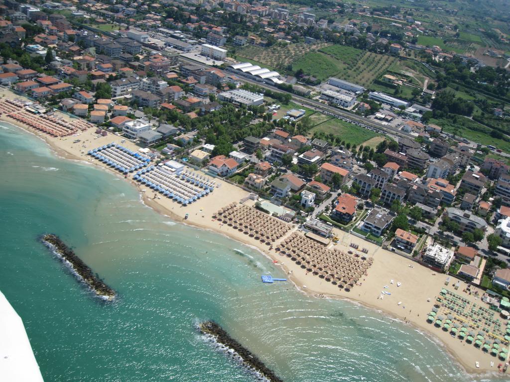 Apartament Holiday Dreams Francavilla Al Mare Zewnętrze zdjęcie