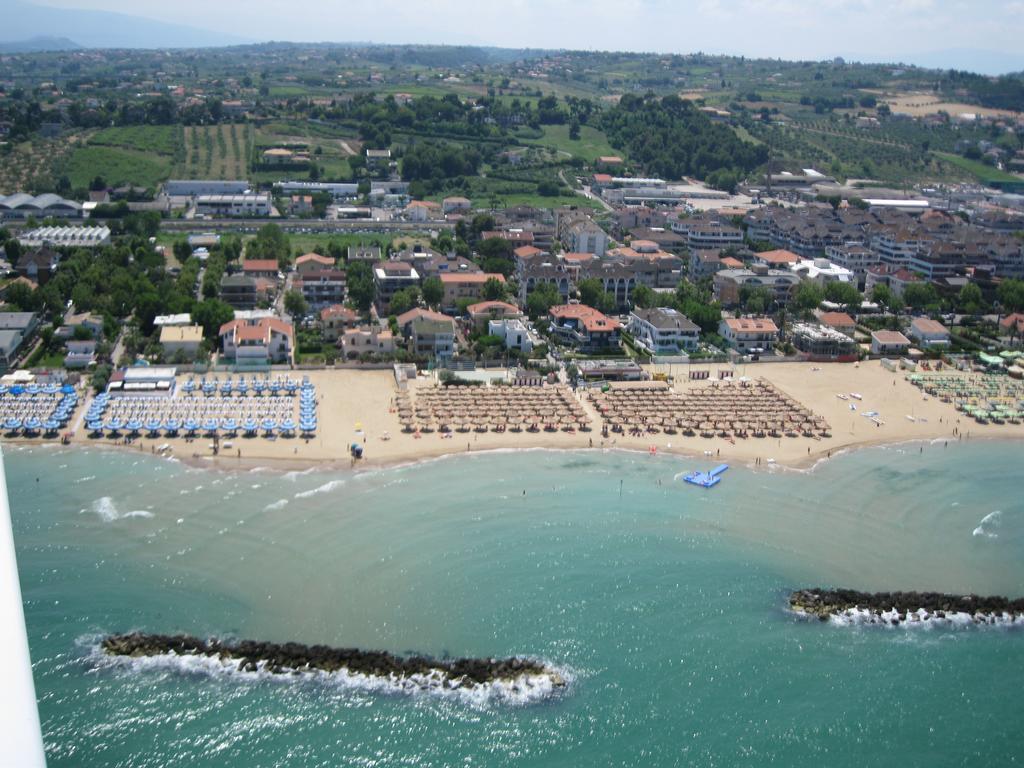 Apartament Holiday Dreams Francavilla Al Mare Zewnętrze zdjęcie